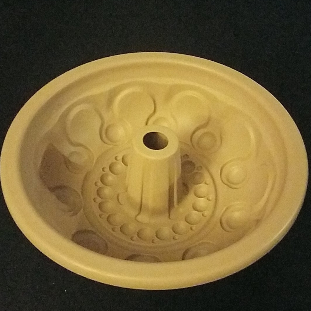 Final price Pampered chef silicon bundt pan
